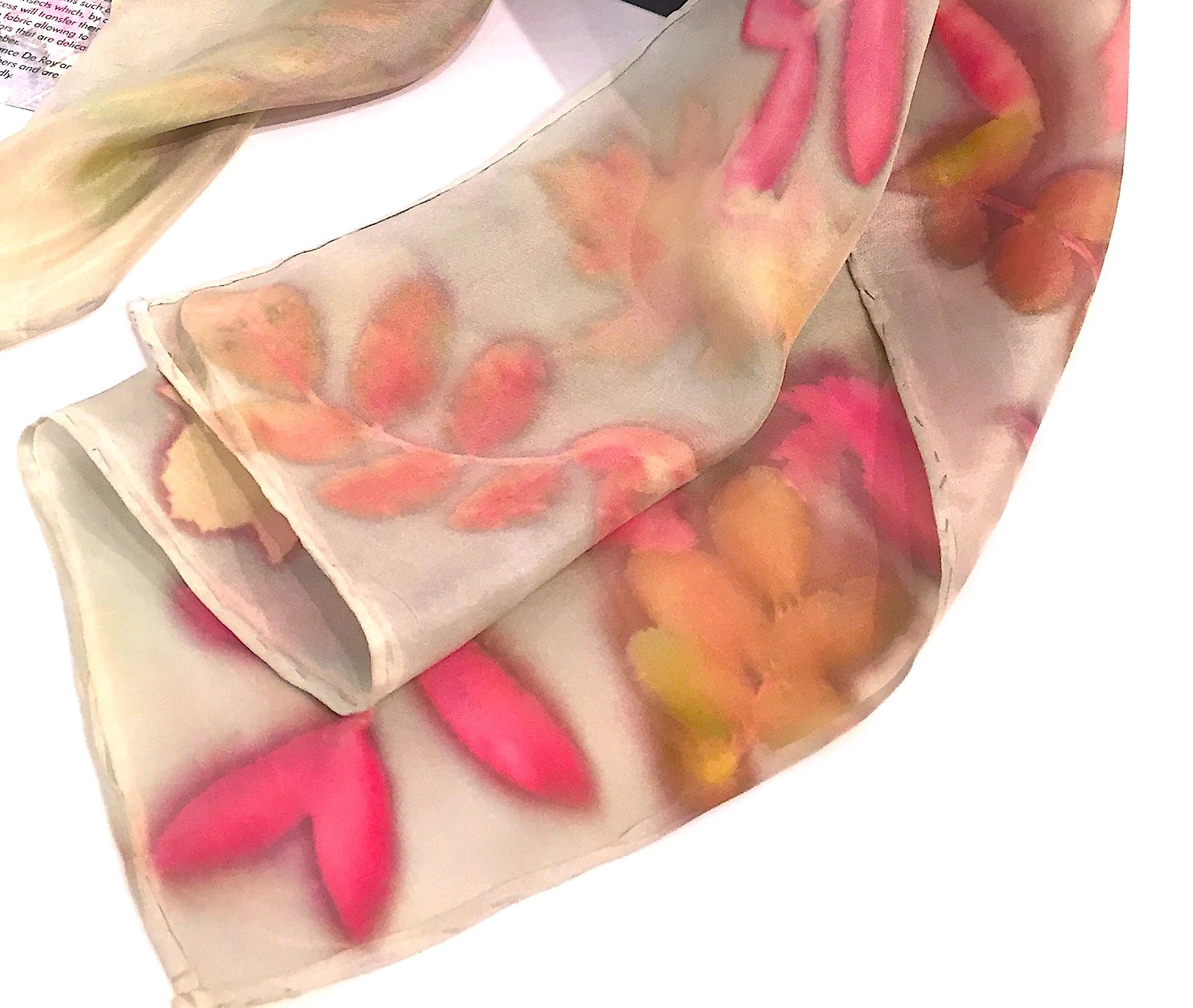 Tissu floral coloré, foulard artisanal fait main